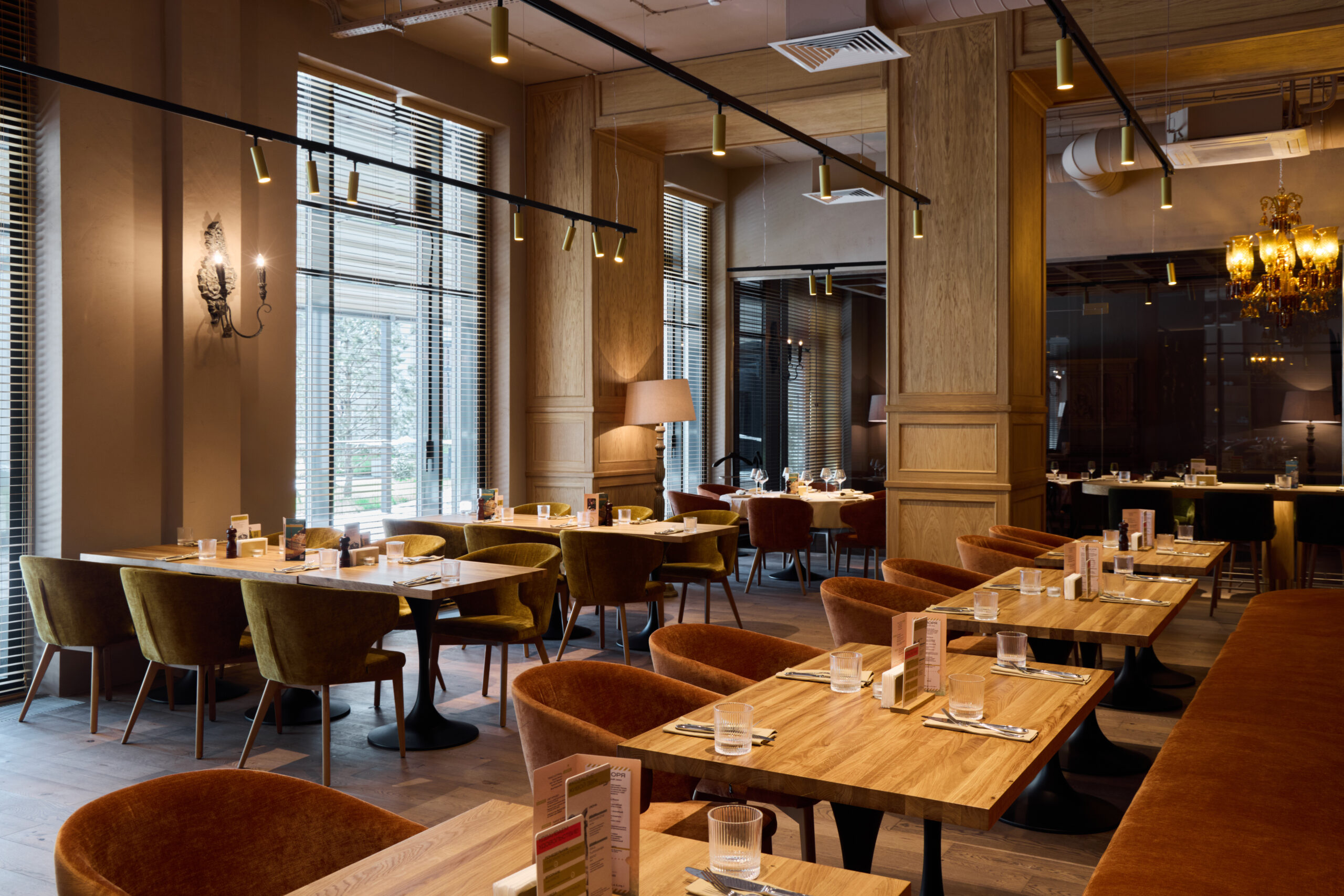 The Best Music Licensing Services for Independent Restaurants