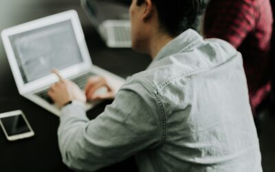 How to Choose the Best AI Contract Analysis Software for a Small Business